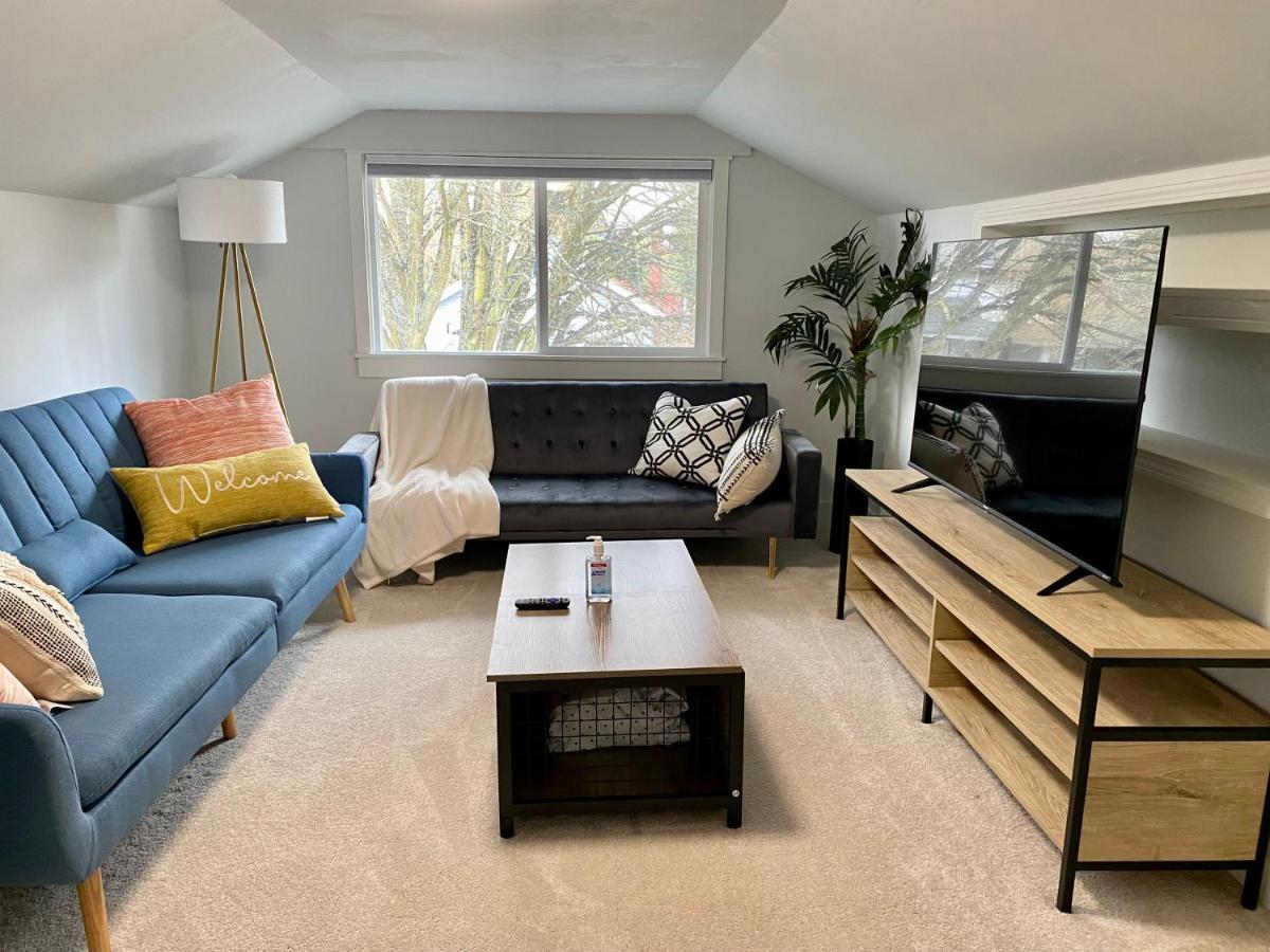 Tacoma 2 Bedrooms 1 Baths Sleep 5 With Compact Kitchen Exterior foto